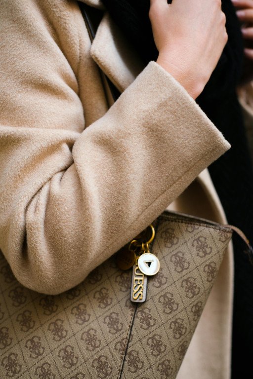 The Ultimate Guide to Finding the Best Deals at Designer Handbag Outlets